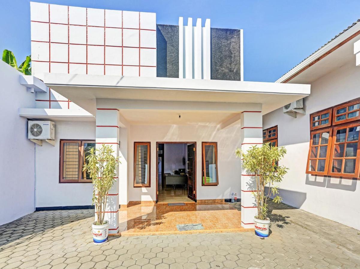 Hotel Oyo 90344 Wijayanti Banyuwangi  Exteriér fotografie